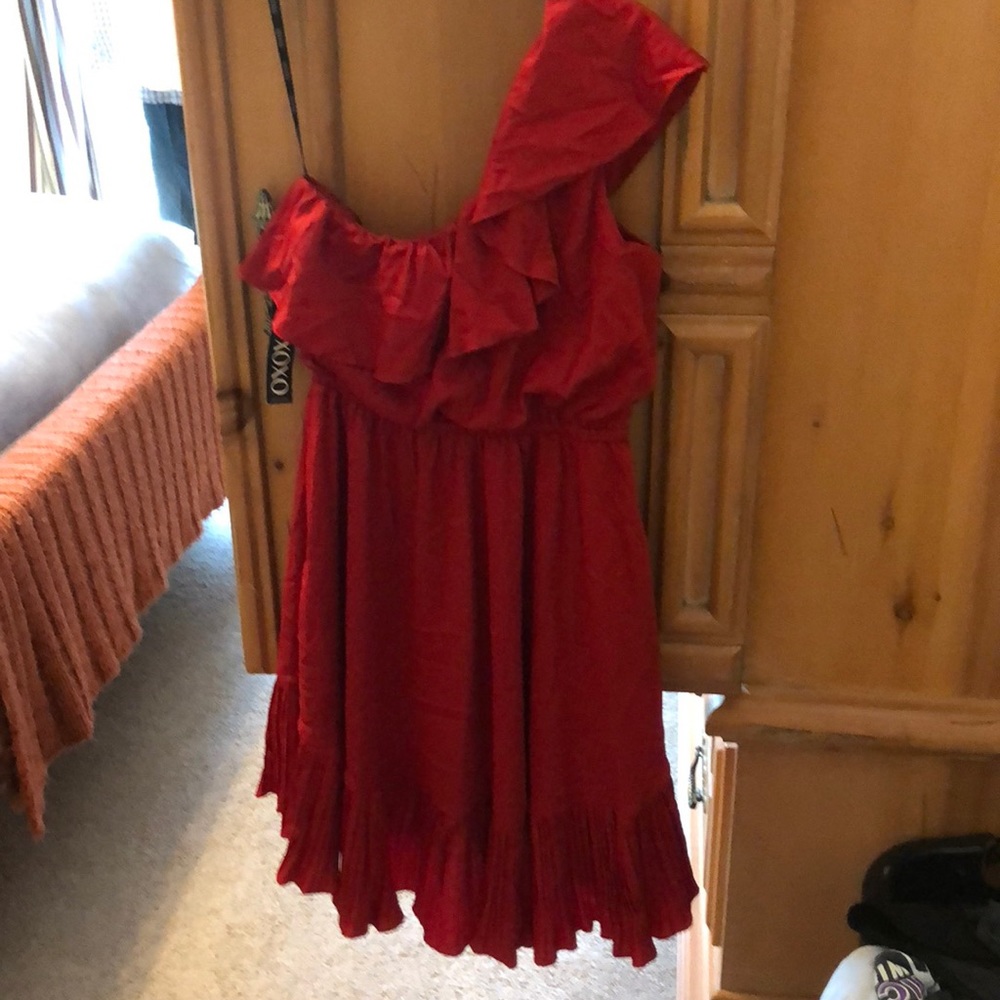 Red dress - Picture 4 of 4